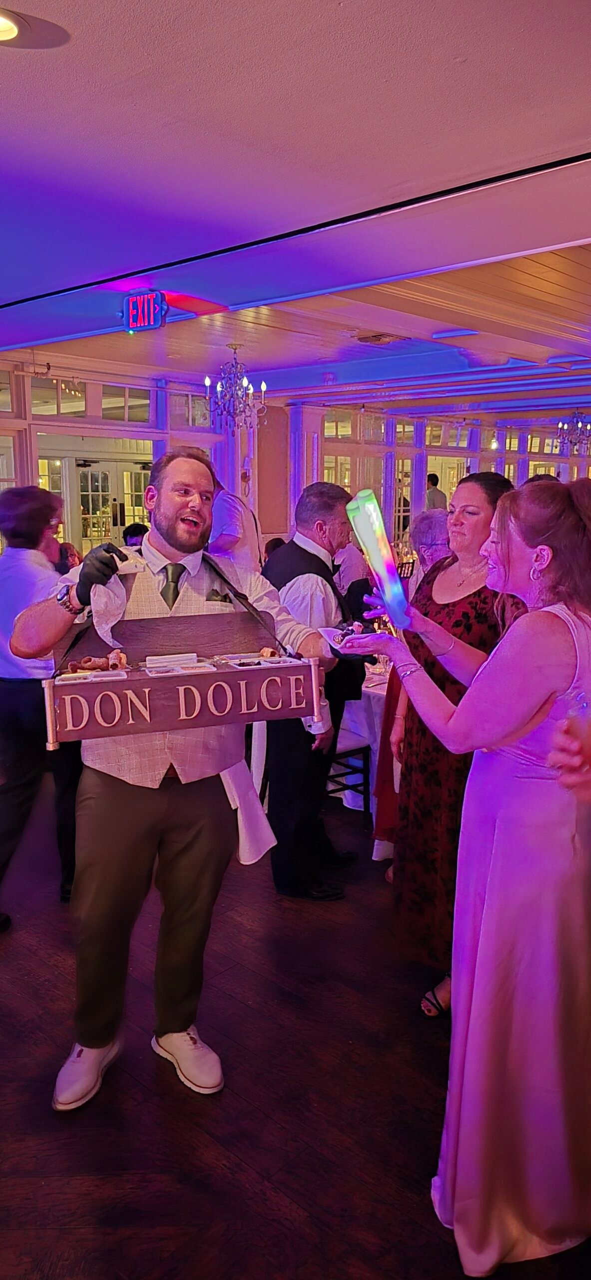 Don Dolce live cannoli hospitality at an Atlantic City Country Club wedding reception