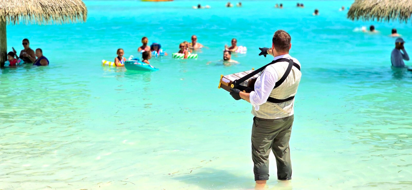 Don Dolce founder in the Bahamas / Bermundas